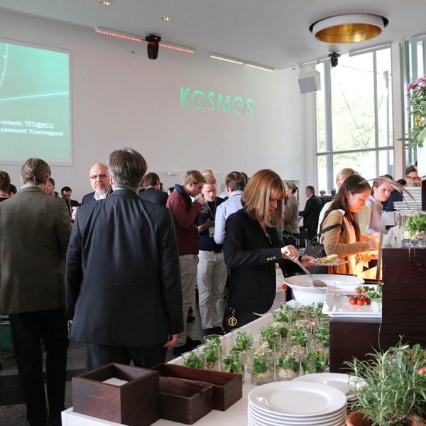 Das Foyer als Catering-Area und Networking-Bereich Das Foyer als Catering-Area und Networking-Bereich
