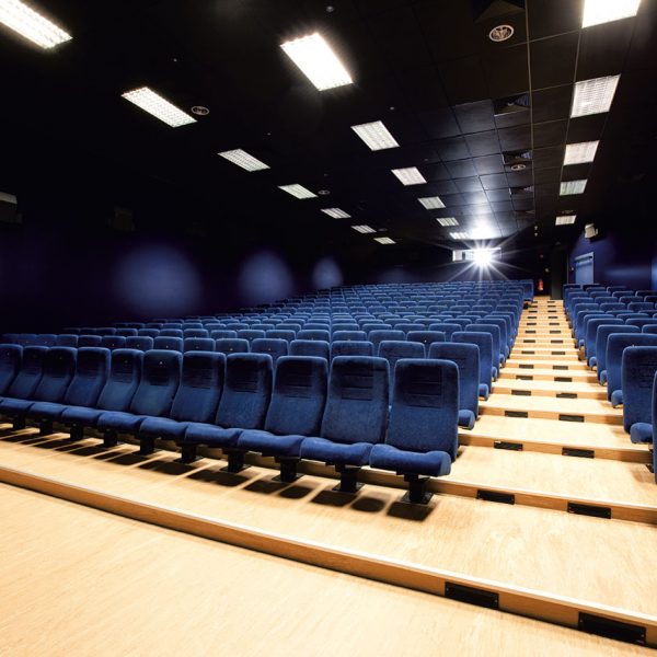 Saal 2 und Saal 10 mit für zu 260 Personen Saal 2 und Saal 10 mit für zu 260 Personen