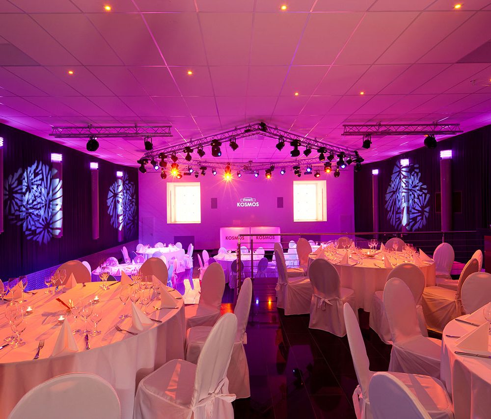 Saal 5 mit Banekttbestuhlung für eine Dinnerveranstaltung Saal 5 mit Banekttbestuhlung für eine Dinnerveranstaltung