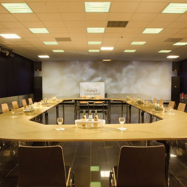 Saal 4 als Tagungsraum Der Saal 4 als Tagungsraum mit bis zu 200 Personen.