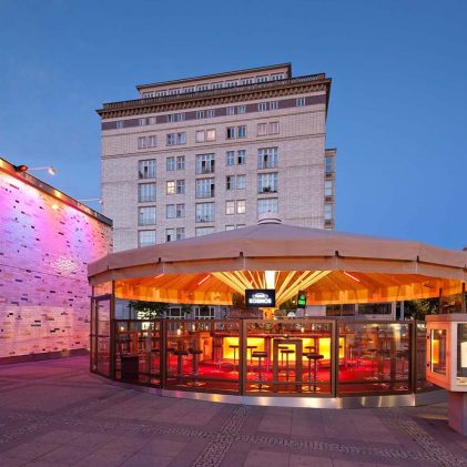 Outdoorbereich, Bar und Raucherbereich