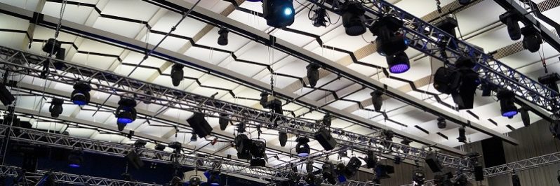 KOSMOS Saal 1. Modernste Licht- und Videotechnik im Saal 1.