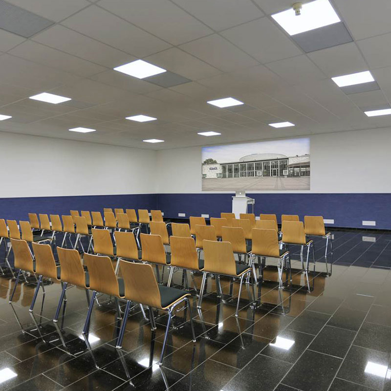 Saal 7 mit Reihenbestuhlung als Meeting- und Workshopraum