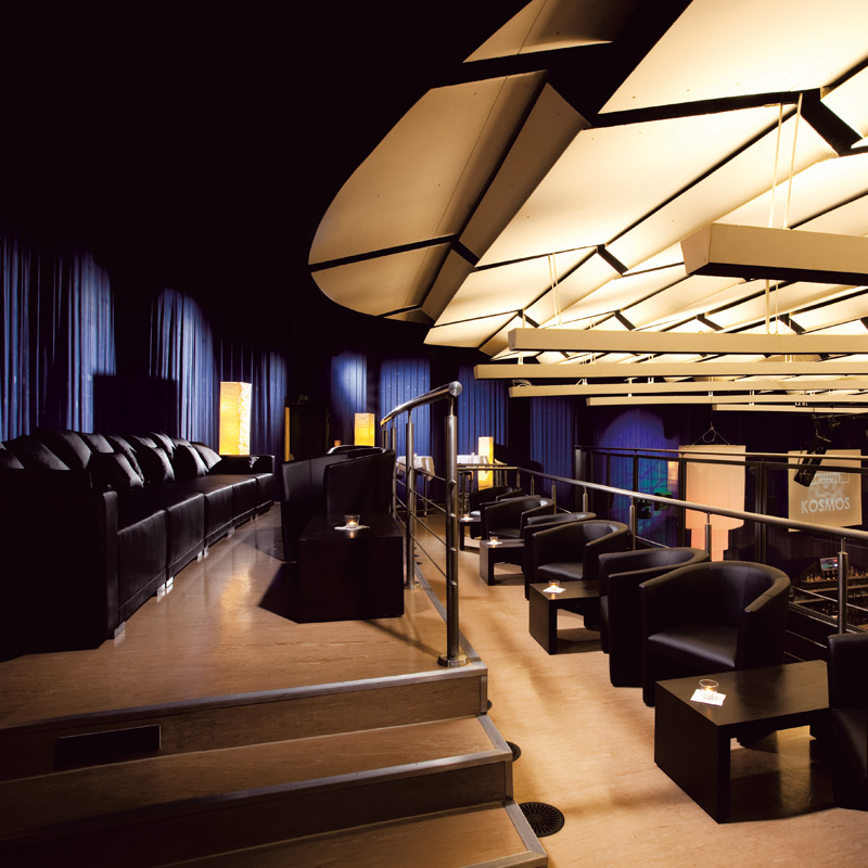 KOSMOS-Lounge Die Kosmos Lounge mit Blick auf den Hauptsaal.