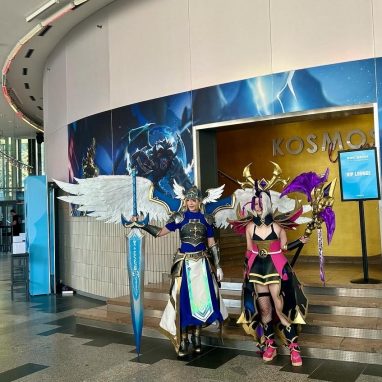 Foyer mit Zugang zur KOSMOS-Lounge