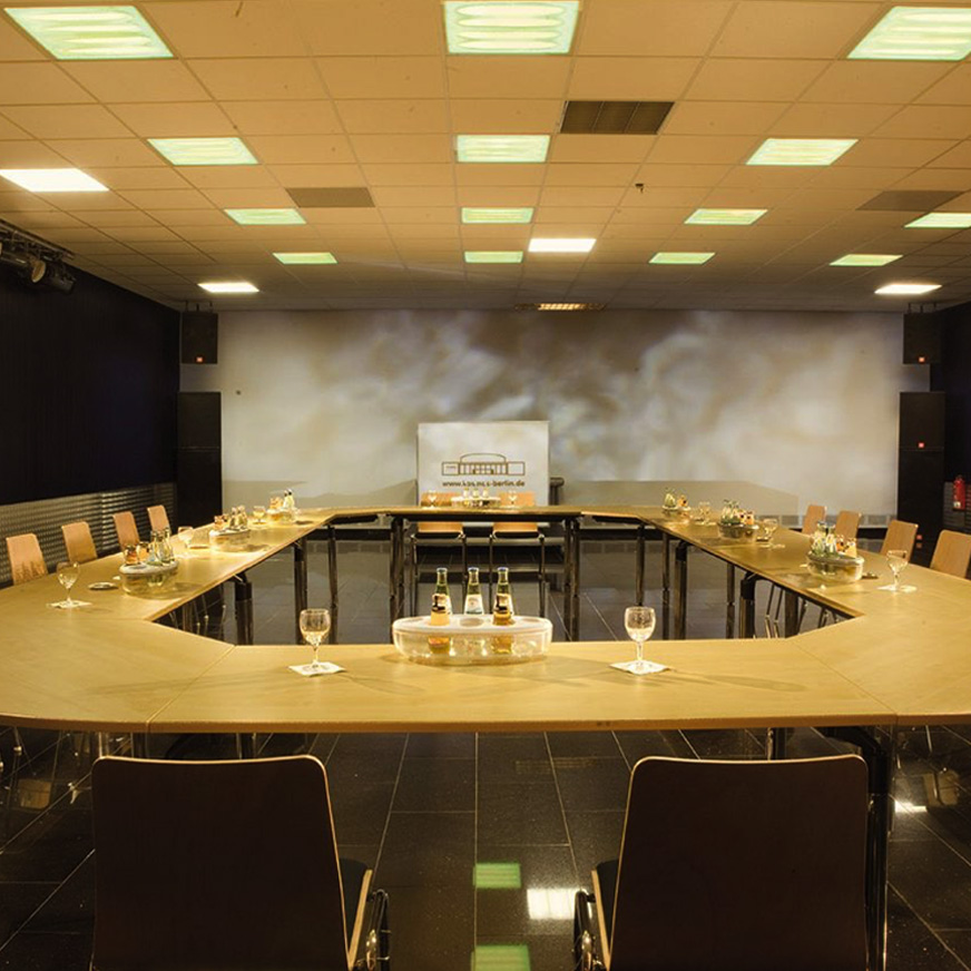 Saal 4 mit Bestuhlung für Meetings